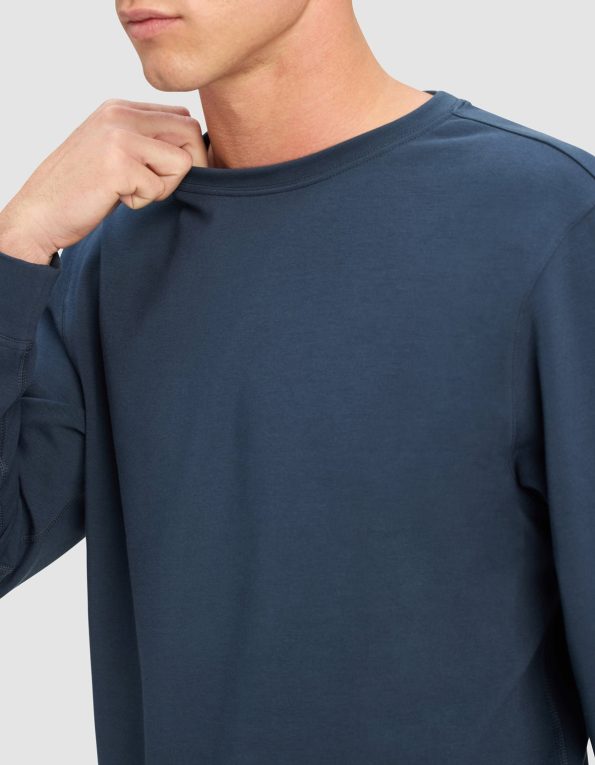 Stretch_Tech_Crewneck_Eclipse_5
